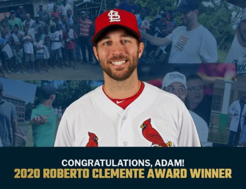 Adam Wainwright Wins 2020 Roberto Clemente Award